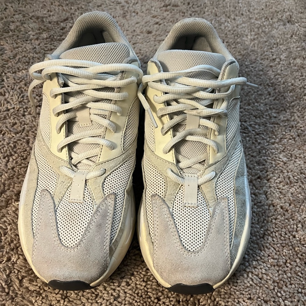 yeezy 700 analog